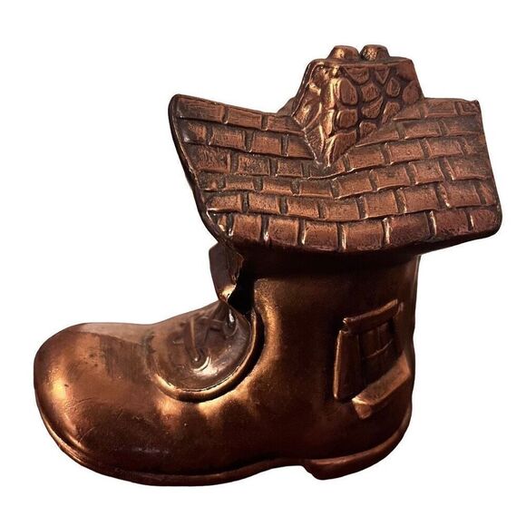 Old Mother Hubbard Shoe House Cast Bank - Picture 2 of 10